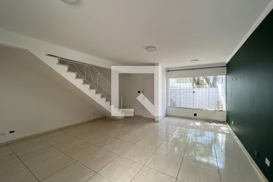 Casa à venda com 3 quartos, 121m² em Indianópolis, São Paulo