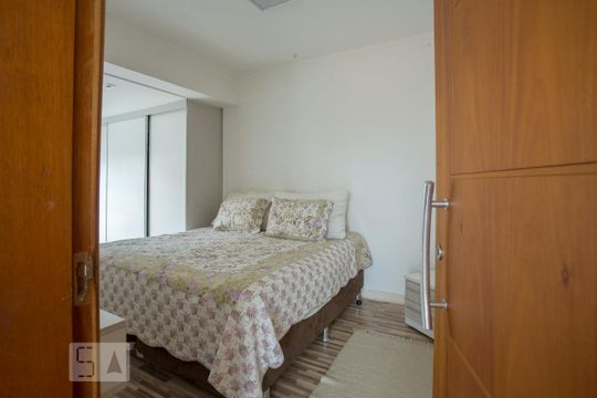 Suíte de casa para alugar com 3 quartos, 157m² em Planalto Paulista, São Paulo