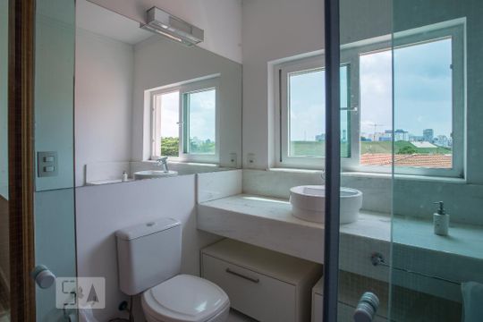 Banheiro 1 de casa para alugar com 3 quartos, 157m² em Planalto Paulista, São Paulo