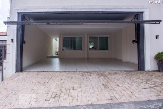 Garagem de casa para alugar com 3 quartos, 157m² em Planalto Paulista, São Paulo