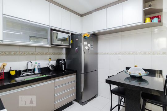 Cozinha de apartamento à venda com 2 quartos, 70m² em Taboão, São Bernardo do Campo