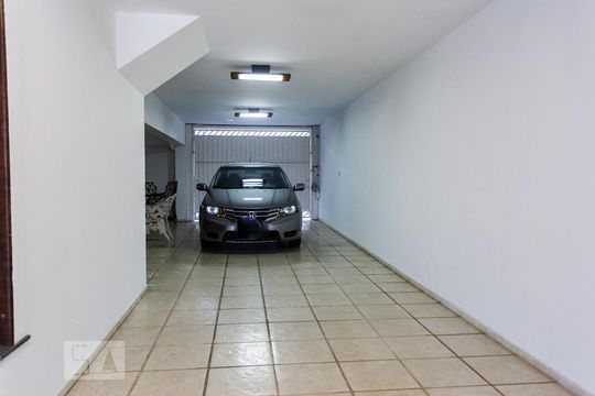 Garagem de casa à venda com 3 quartos, 260m² em Jardim Peri Peri, São Paulo
