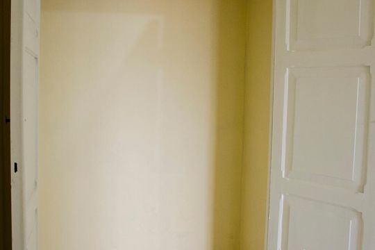 Detalhe armário embutido corredor de apartamento para alugar com 3 quartos, 90m² em Pilares, Rio de Janeiro