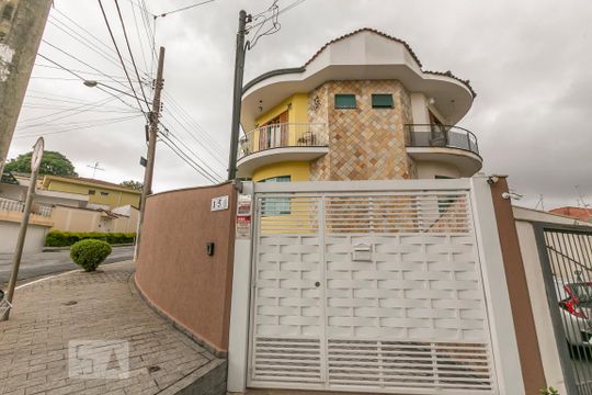Fachada de casa à venda com 3 quartos, 195m² em Parque São Domingos, São Paulo