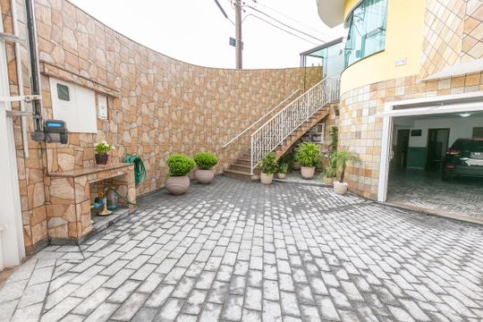 Garagem de casa à venda com 3 quartos, 195m² em Parque São Domingos, São Paulo