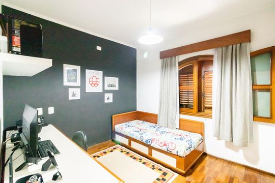 Quarto 1 de casa à venda com 3 quartos, 282m² em Chácara Cruzeiro do Sul, São Paulo