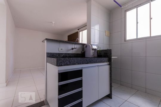 Cozinha de apartamento para alugar com 2 quartos, 50m² em São João Batista, Belo Horizonte