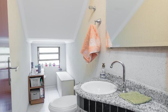 Lavabo de casa à venda com 3 quartos, 200m² em Vila Gea, São Paulo