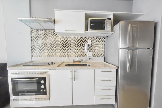 Cozinha de kitnet/studio para alugar com 1 quarto, 37m² em Brooklin, São Paulo
