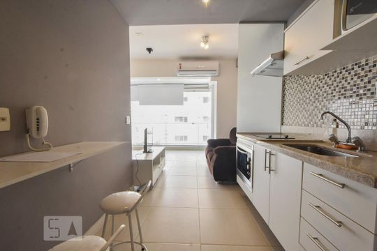Cozinha de kitnet/studio para alugar com 1 quarto, 37m² em Brooklin, São Paulo
