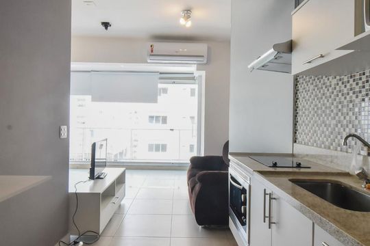 Cozinha de kitnet/studio para alugar com 1 quarto, 37m² em Brooklin, São Paulo