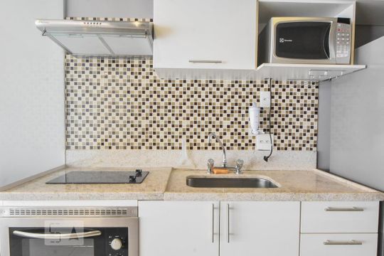 Cozinha de kitnet/studio para alugar com 1 quarto, 37m² em Brooklin, São Paulo