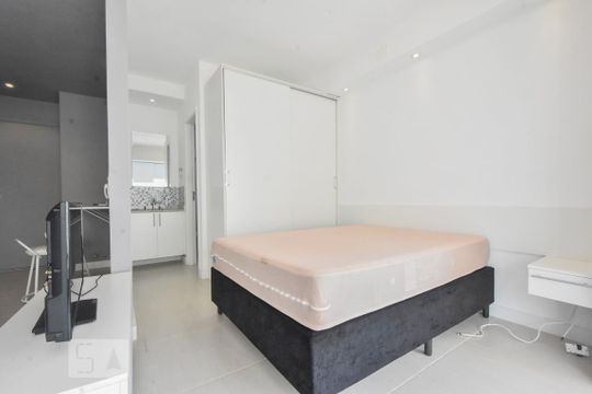 Dormitório  de kitnet/studio para alugar com 1 quarto, 37m² em Brooklin, São Paulo