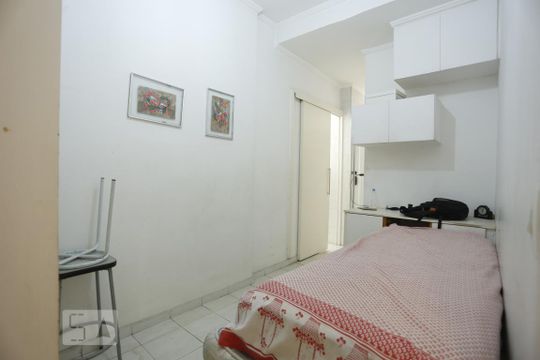 Quarto de Serviços de apartamento para alugar com 3 quartos, 240m² em Santa Cecilia, São Paulo