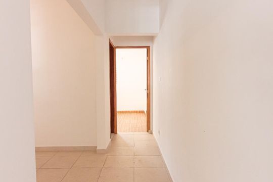 Corredor de casa para alugar com 1 quarto, 70m² em Cipava, Osasco