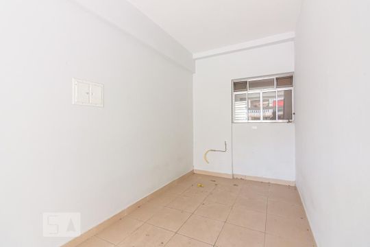 Garagem de casa para alugar com 1 quarto, 70m² em Cipava, Osasco