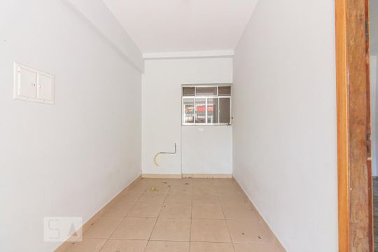 Garagem de casa para alugar com 1 quarto, 70m² em Cipava, Osasco