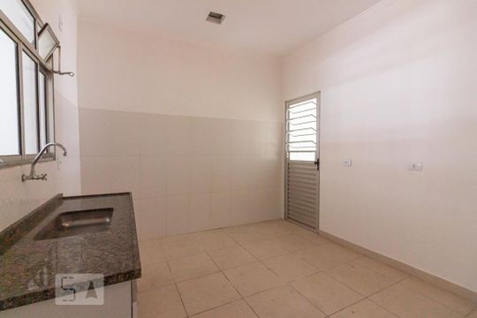 Cozinha de casa para alugar com 1 quarto, 70m² em Cipava, Osasco