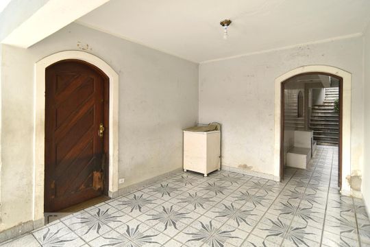 Entrada da sala e lateral de casa à venda com 4 quartos, 200m² em Chácara Belenzinho, São Paulo