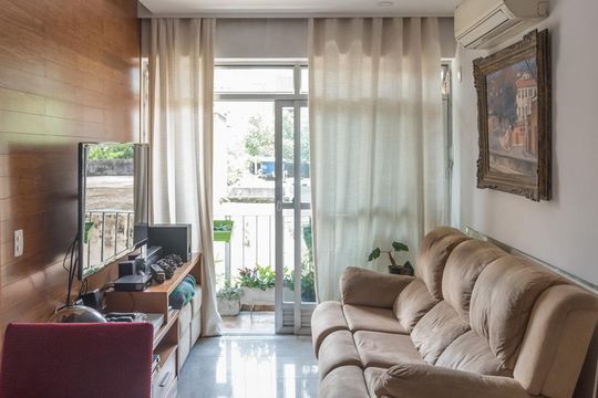 Sala  de apartamento à venda com 2 quartos, 52m² em Tijuca, Rio de Janeiro