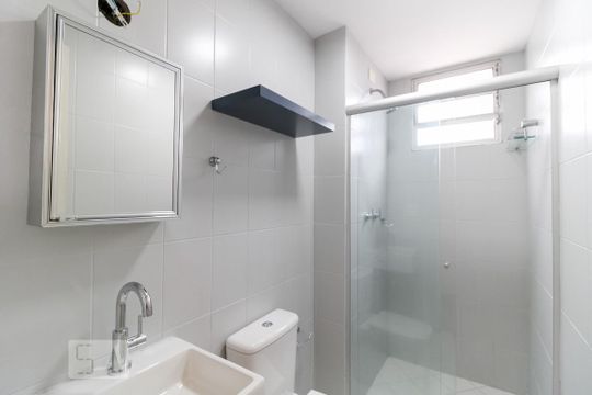 Banheiro de apartamento à venda com 2 quartos, 56m² em Liberdade, São Paulo