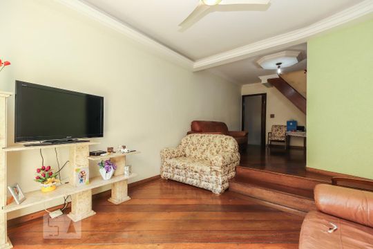 Sala de casa à venda com 3 quartos, 179m² em Vila Nhocune, São Paulo