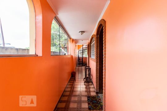1o. Andar - Corredor Lateral de casa à venda com 3 quartos, 337m² em Jardim Maria Estela, São Paulo