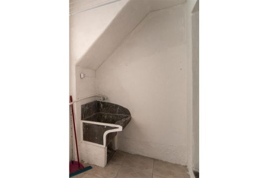 Area de serviço no  sub-solo de casa para alugar com 3 quartos, 76m² em Vila Regente Feijó, São Paulo