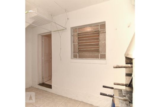 Area de serviço e churrasqueira no sub-solo de casa para alugar com 3 quartos, 76m² em Vila Regente Feijó, São Paulo