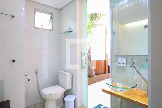 Banheiro da Suíte de apartamento para alugar com 2 quartos, 209m² em São Lucas, Belo Horizonte