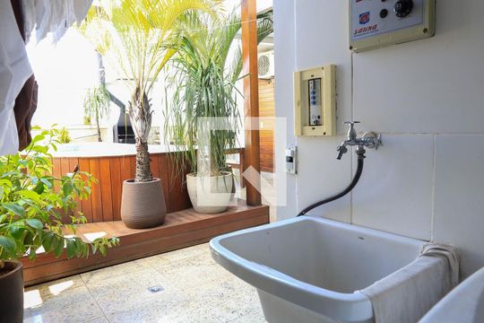 Área de Serviço de apartamento para alugar com 2 quartos, 209m² em São Lucas, Belo Horizonte