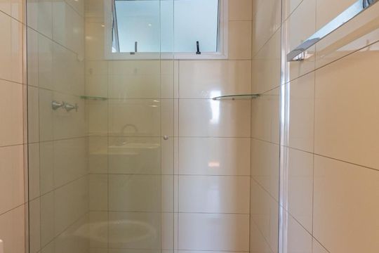 Banheiro de apartamento à venda com 2 quartos, 80m² em Cidade São Francisco, São Paulo