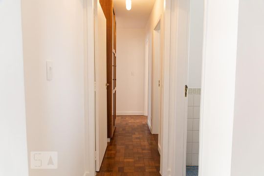 Corredor de apartamento para alugar com 2 quartos, 130m² em Higienópolis, São Paulo