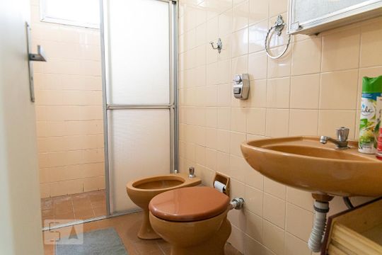Banheiro de apartamento à venda com 1 quarto, 55m² em República, São Paulo