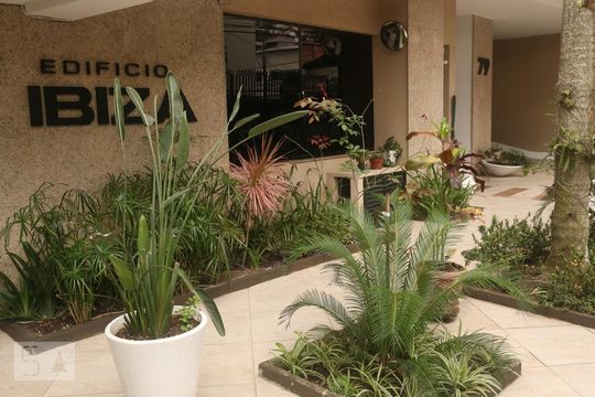 Fachada do bloco de apartamento para alugar com 2 quartos, 75m² em Icaraí, Niterói