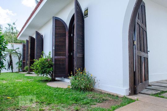 Entrada de casa à venda com 4 quartos, 264m² em Jardim Botânico, Curitiba