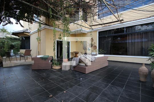 Área externa de casa para alugar com 5 quartos, 850m² em Setor Habitacional Samambaia (taguatinga), Brasília
