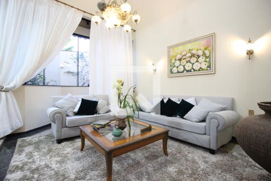 Casa para alugar com 5 quartos, 850m² em Setor Habitacional Samambaia (taguatinga), Brasília