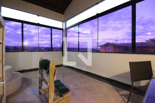 Varanda da Suíte Master de casa para alugar com 5 quartos, 850m² em Setor Habitacional Samambaia (taguatinga), Brasília
