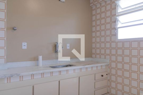 Cozinha de apartamento para alugar com 2 quartos, 80m² em Alto Barroca, Belo Horizonte