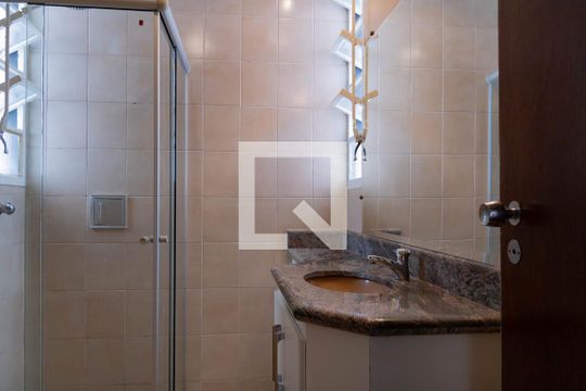 Banheiro  de apartamento para alugar com 2 quartos, 80m² em Alto Barroca, Belo Horizonte