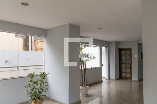 Hall de entrada de apartamento para alugar com 2 quartos, 80m² em Alto Barroca, Belo Horizonte