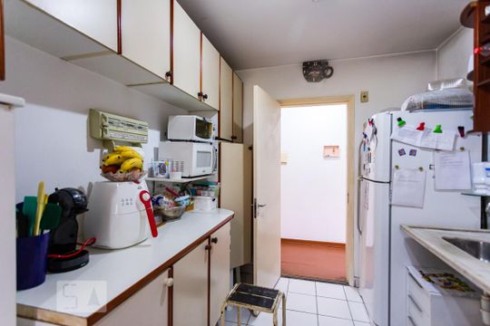 Cozinha de apartamento à venda com 2 quartos, 70m² em Jaguaribe, Osasco
