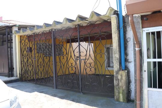 Fachada de casa para alugar com 1 quarto, 50m² em Vila Guaraciaba, Santo André
