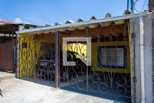 Fachada de casa para alugar com 1 quarto, 40m² em Vila Guaraciaba, Santo André