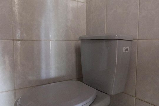 Banheiro de Serviço de casa para alugar com 3 quartos, 350m² em Parque Sao Domingos, São Paulo