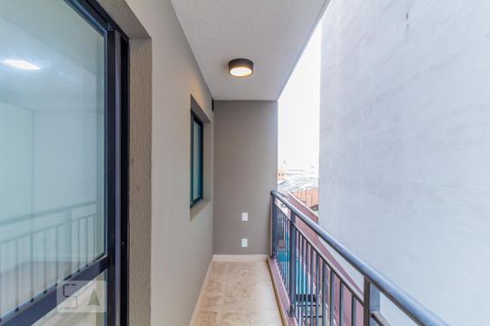 Varanda de kitnet/studio para alugar com 1 quarto, 25m² em Centro, São Paulo