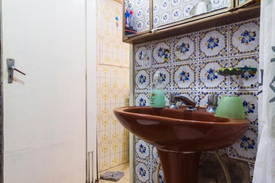 Banheiro (casa 1) de casa à venda com 5 quartos, 120m² em Parque Jabaquara, São Paulo