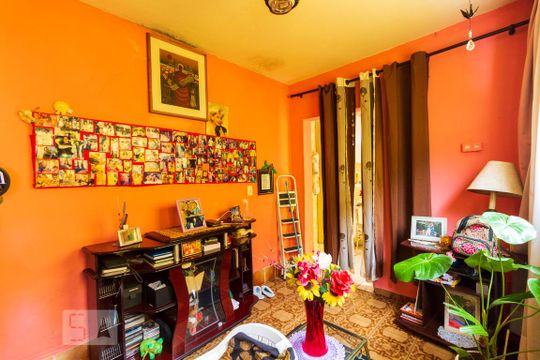 Sala (casa 1) de casa à venda com 5 quartos, 120m² em Parque Jabaquara, São Paulo