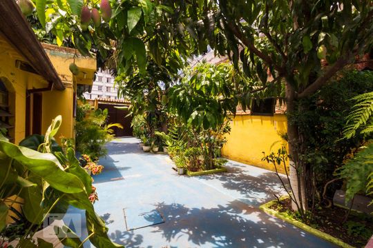 Quintal de casa à venda com 5 quartos, 120m² em Parque Jabaquara, São Paulo